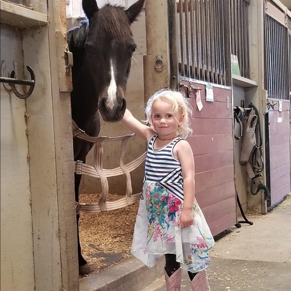 Unique clothing and housewares - Picture 12 of 16